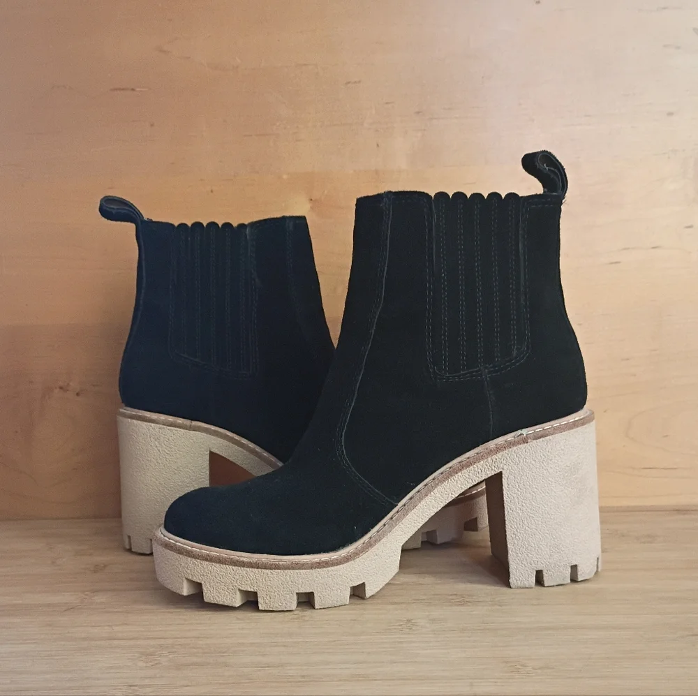 Gianni Bini Boots Size 8 Black Winney Suede Chunky Lug Sole Ankle Booties - Picture 3 of 9